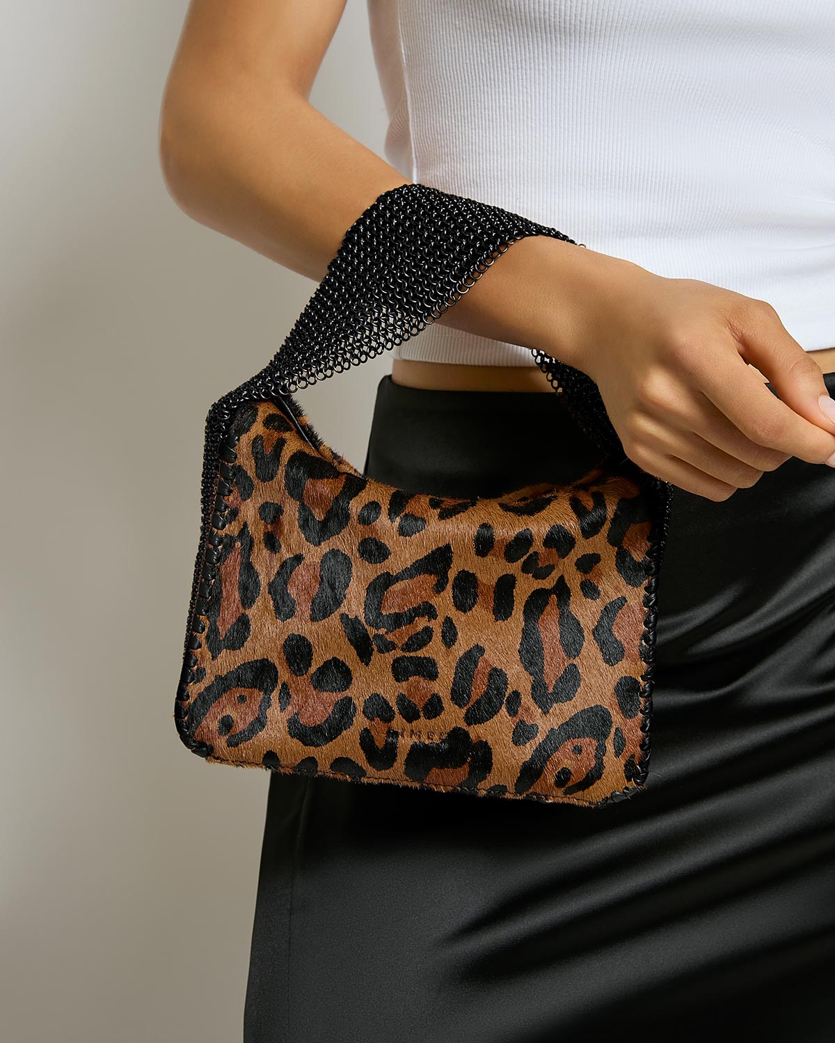 Chain-Mail Top Handle