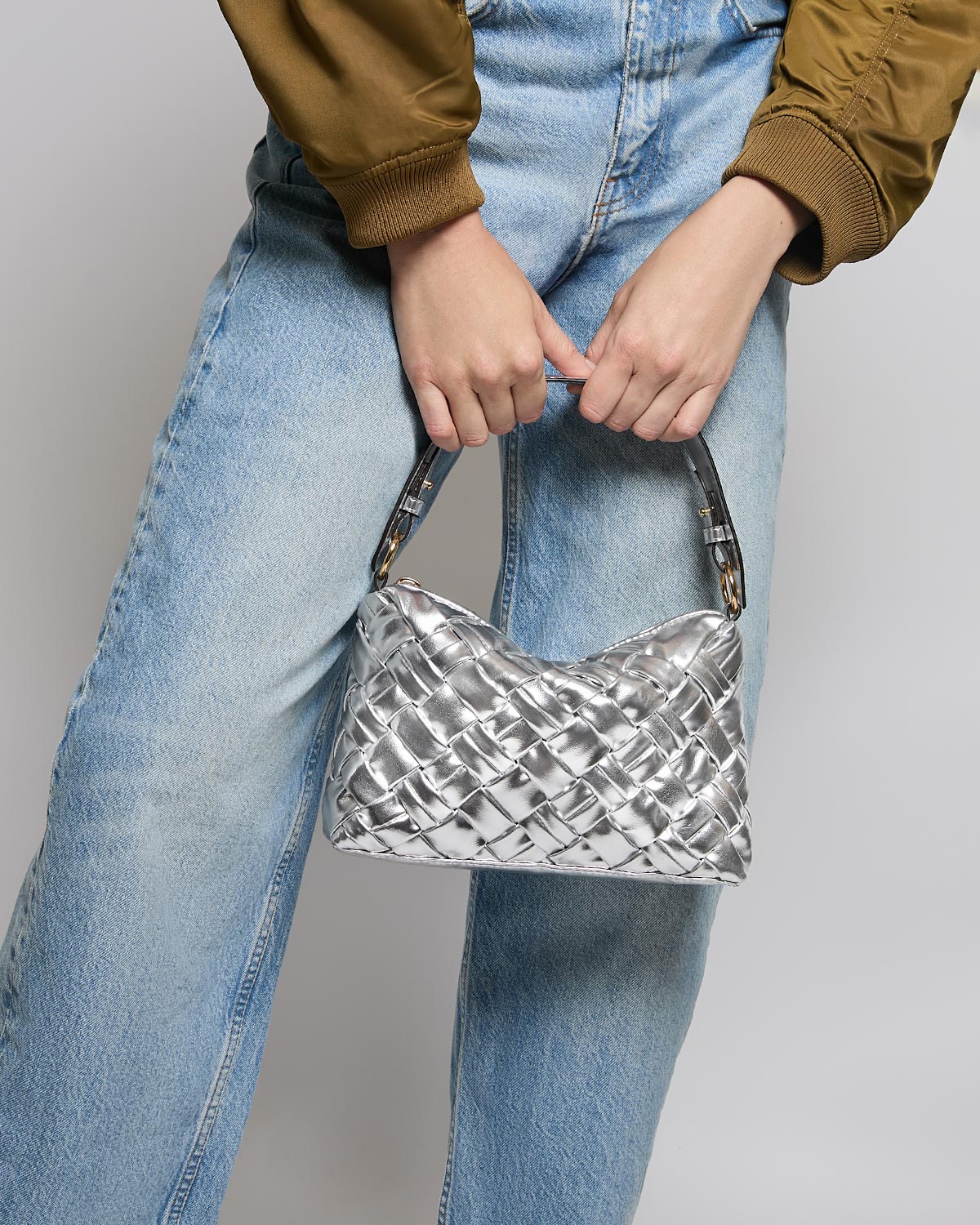 シルバー フレアドレス オフショルダー Woven Ava Convertible Shoulder Designer Leather Handbag For Women