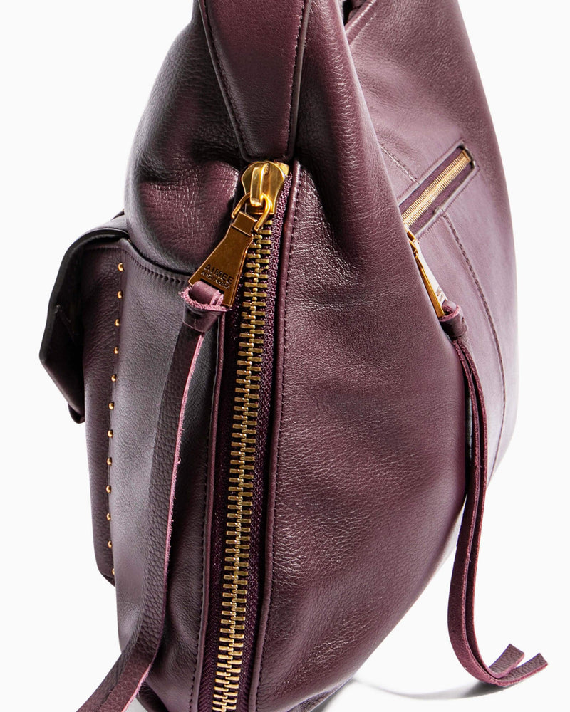 When In Milan Hobo Merlot - gusset zipper detail